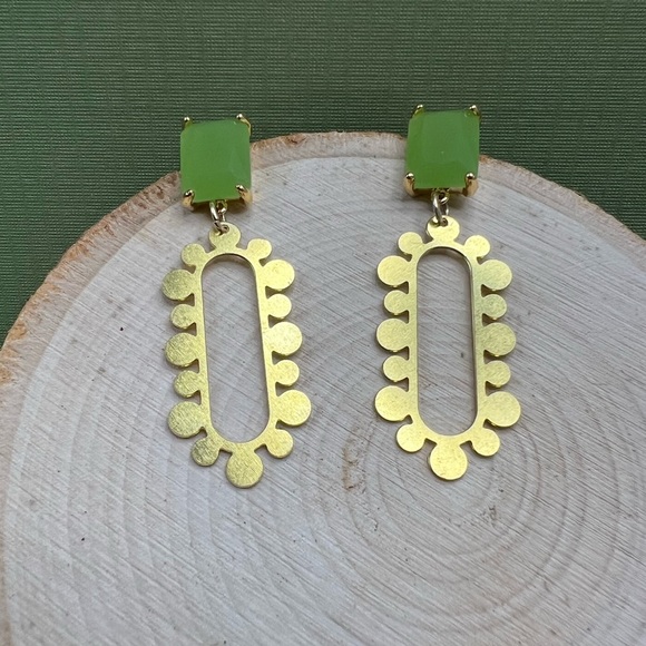 Delicate Flirty Art Deco Brass Earrings - Floral Elegant Drop Earrings - Picture 13 of 17